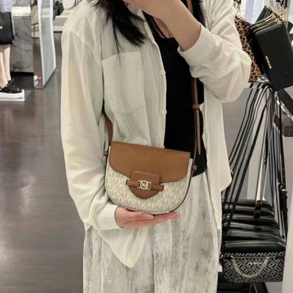 New with tag Michael kors Reed Small Logo and Leather Crossbody Bag brown - Picture 1 of 5